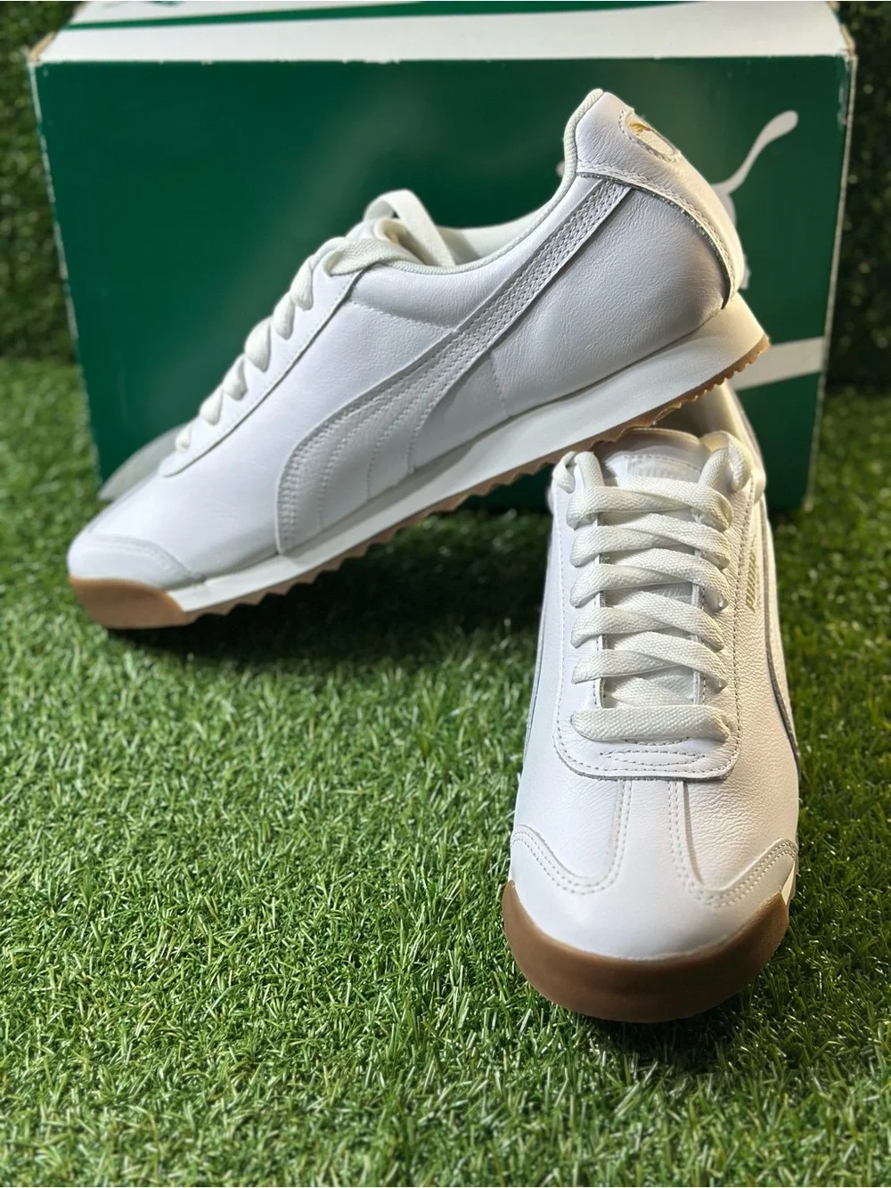 PUMA ROMA CLASSIC GUM LEATHER, SIZE: 11.5 MENS, COLOR WHITE/ GOLD, GUM, NEW